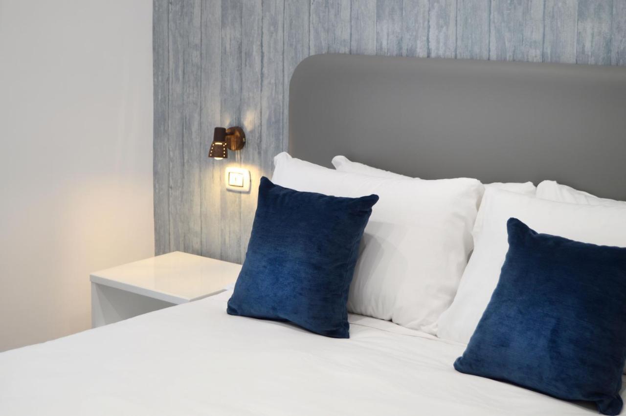 นาโปลีซีซัน Bed & Breakfast เนเปิลส์ ภายนอก รูปภาพ