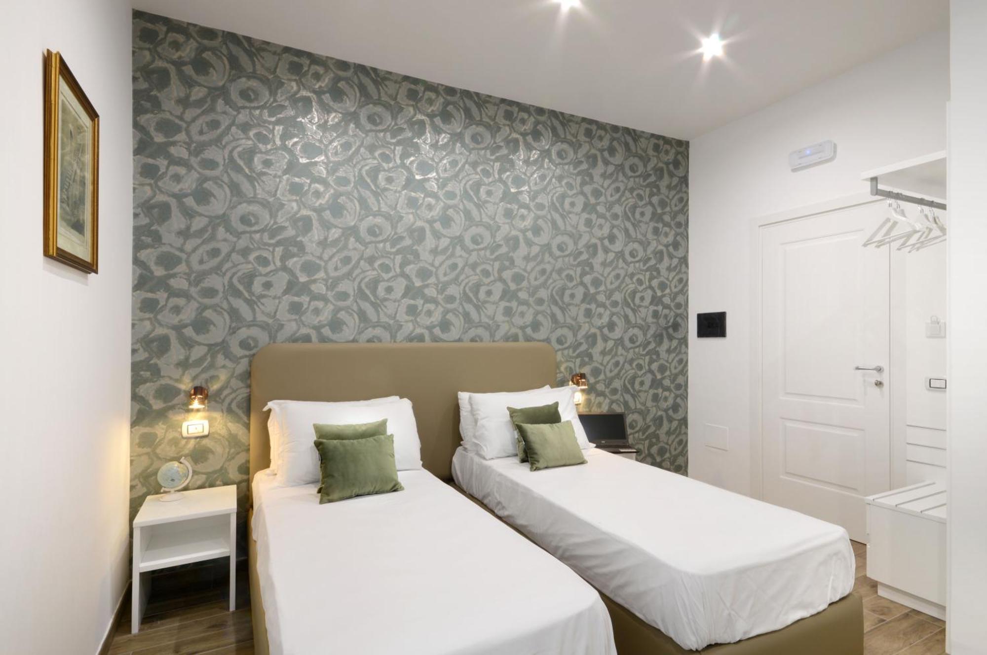 นาโปลีซีซัน Bed & Breakfast เนเปิลส์ ภายนอก รูปภาพ