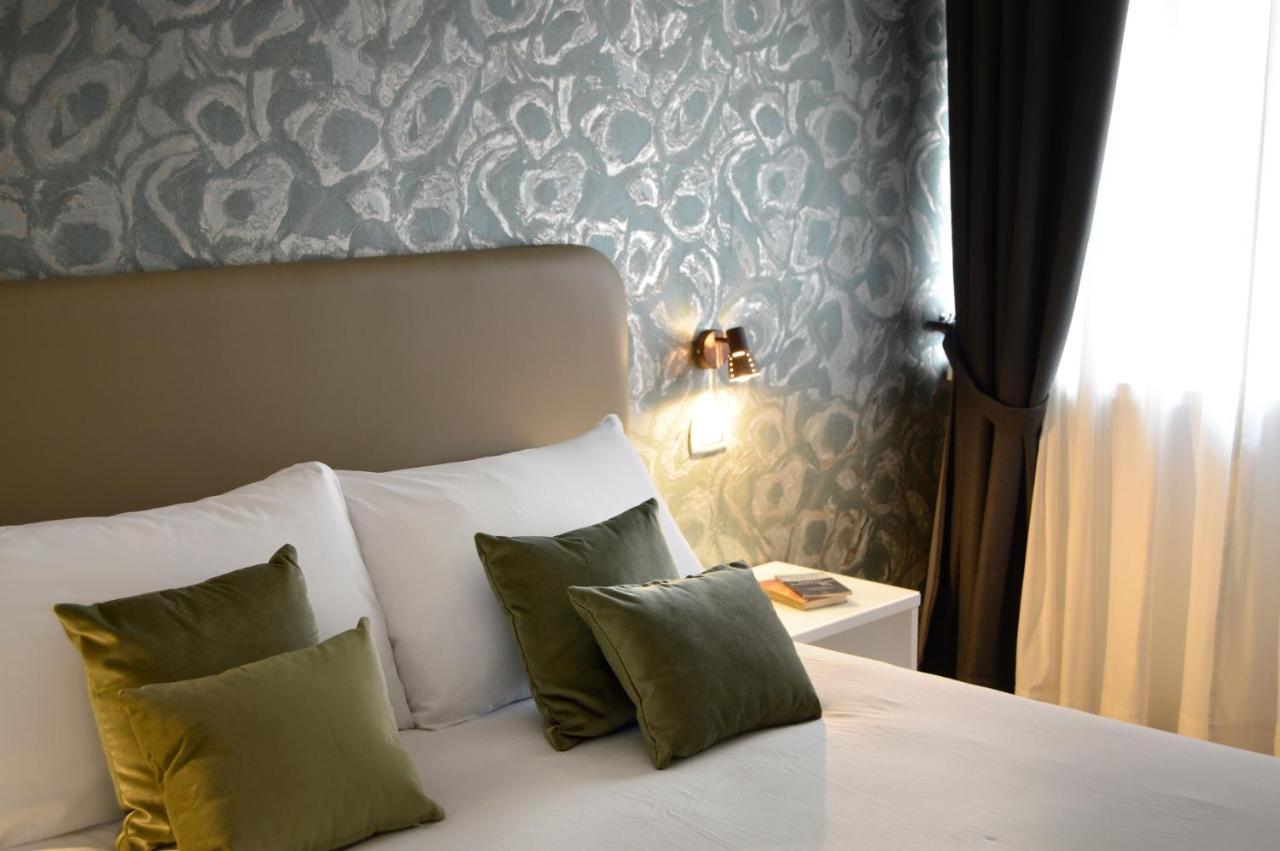 นาโปลีซีซัน Bed & Breakfast เนเปิลส์ ภายนอก รูปภาพ