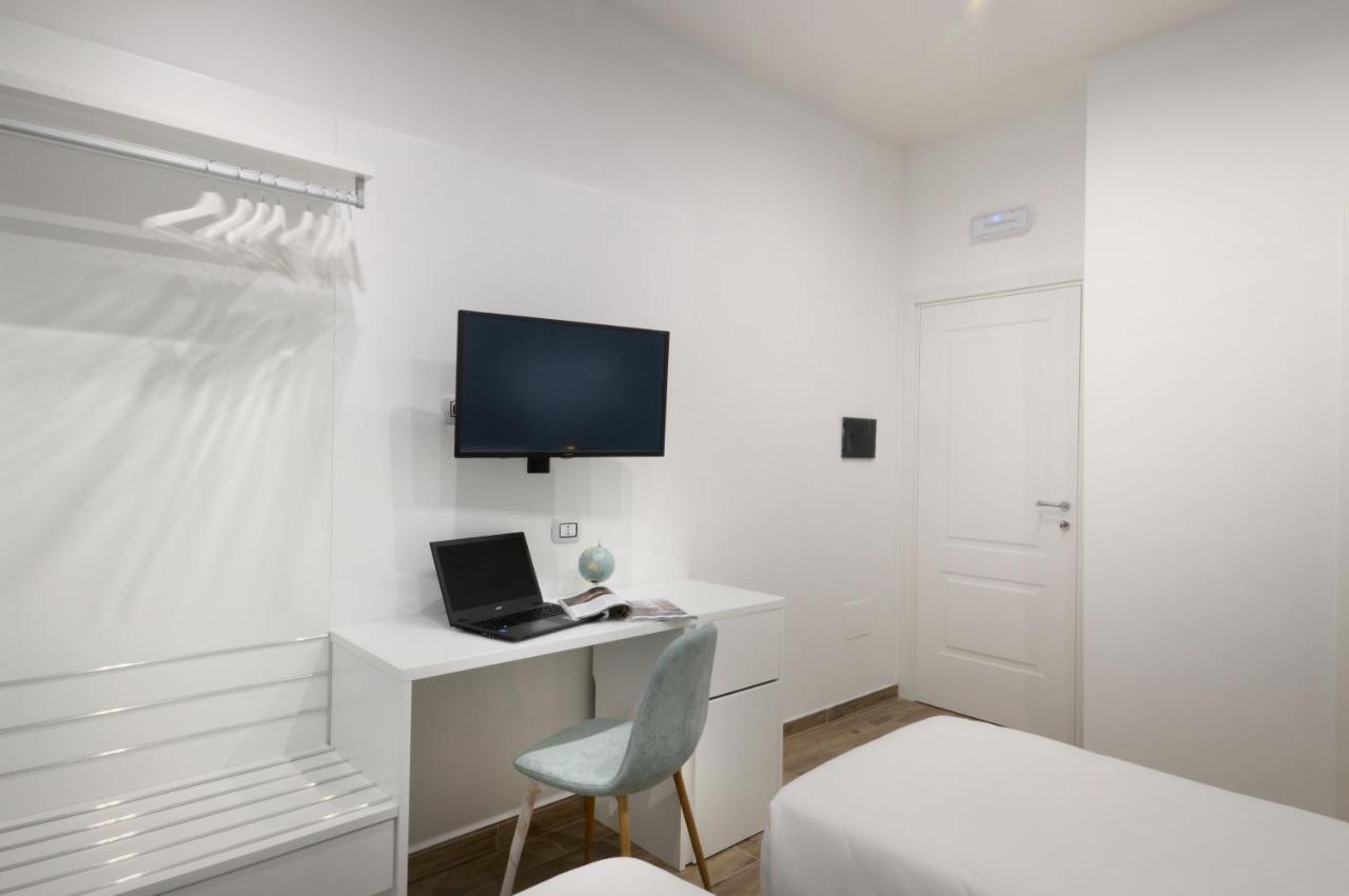 นาโปลีซีซัน Bed & Breakfast เนเปิลส์ ภายนอก รูปภาพ