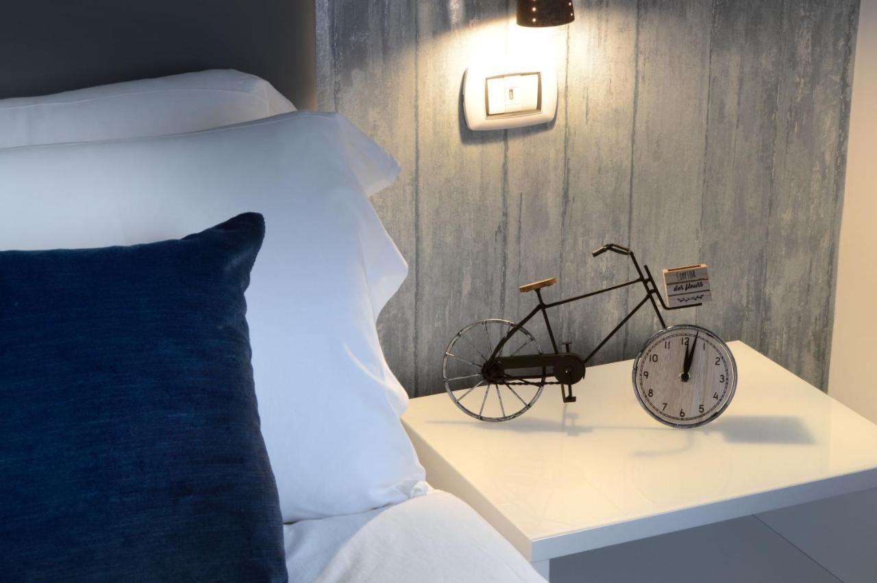 นาโปลีซีซัน Bed & Breakfast เนเปิลส์ ภายนอก รูปภาพ