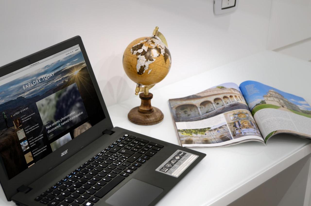 นาโปลีซีซัน Bed & Breakfast เนเปิลส์ ภายนอก รูปภาพ
