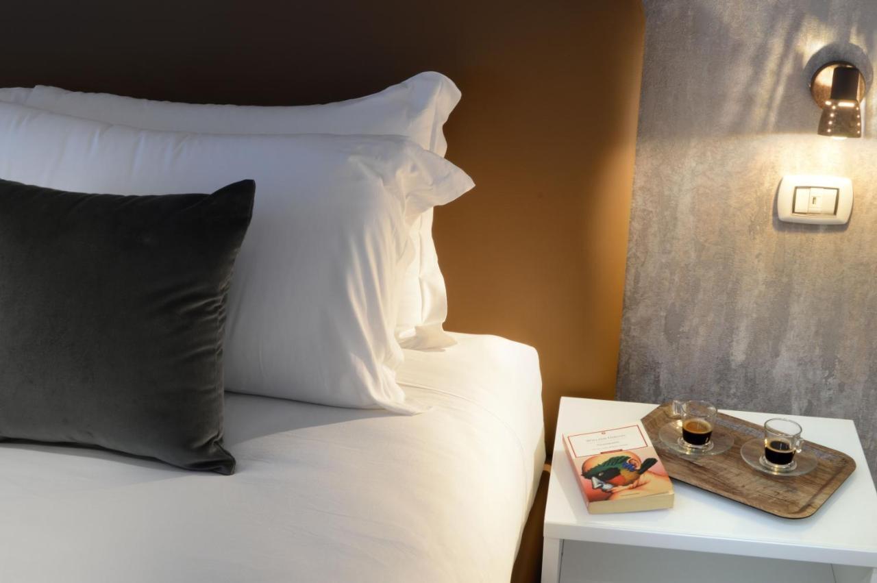 นาโปลีซีซัน Bed & Breakfast เนเปิลส์ ภายนอก รูปภาพ